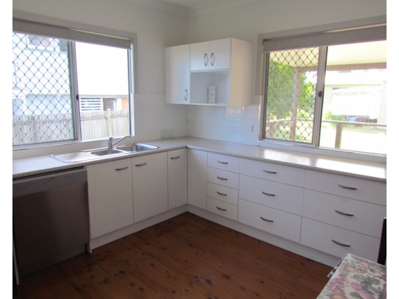 783 Esplanade, Lota QLD 4179