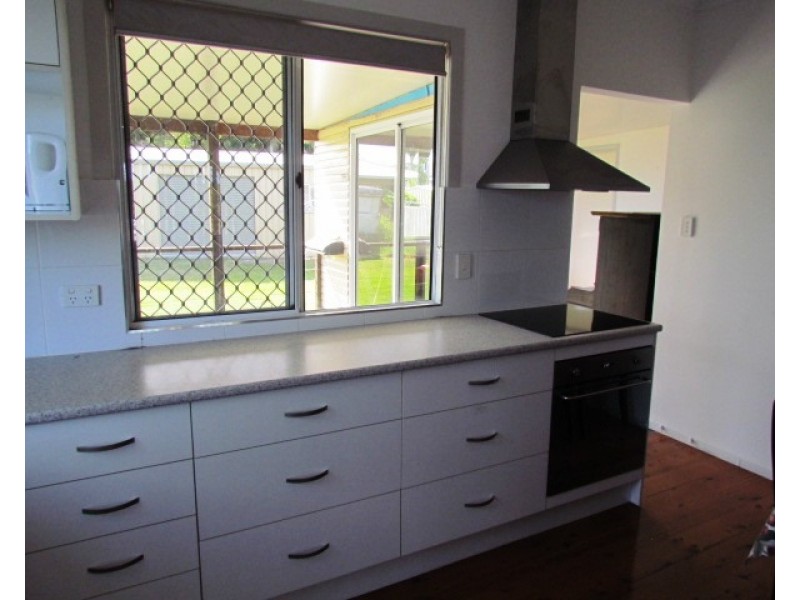 783 Esplanade, Lota QLD 4179