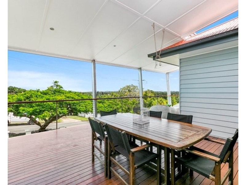27 Roseneath Parade, Wynnum West QLD 4178