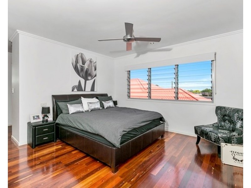 27 Roseneath Parade, Wynnum West QLD 4178