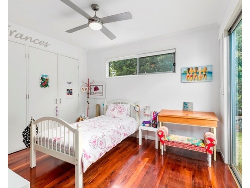 27 Roseneath Parade, Wynnum West QLD 4178