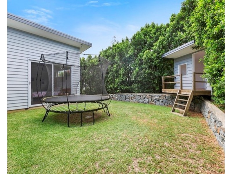 27 Roseneath Parade, Wynnum West QLD 4178