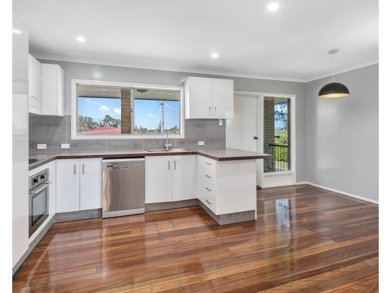 73 Roseberry Parade, Wynnum West QLD 4178