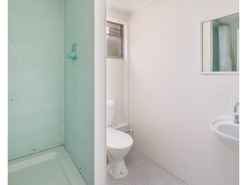 73 Roseberry Parade, Wynnum West QLD 4178