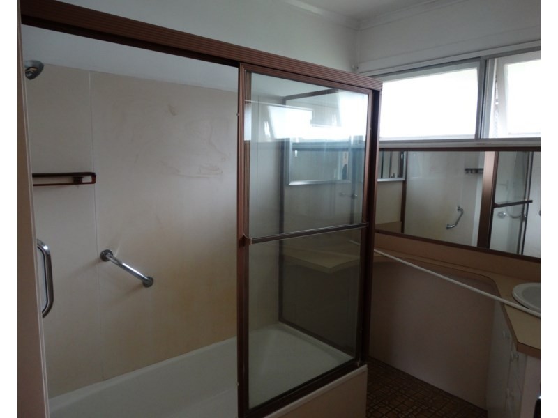 2 Drysdale Street, Wynnum West QLD 4178