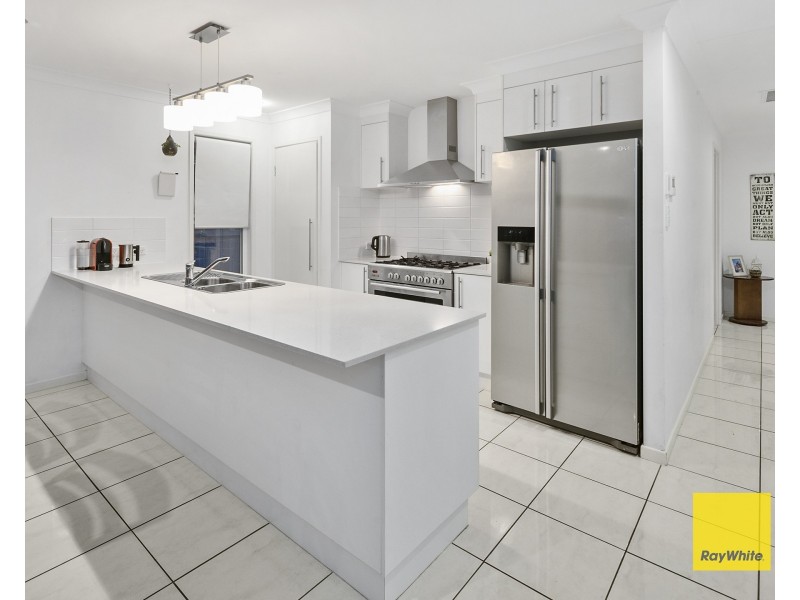 2 Higgs Circuit, Wynnum West QLD 4178