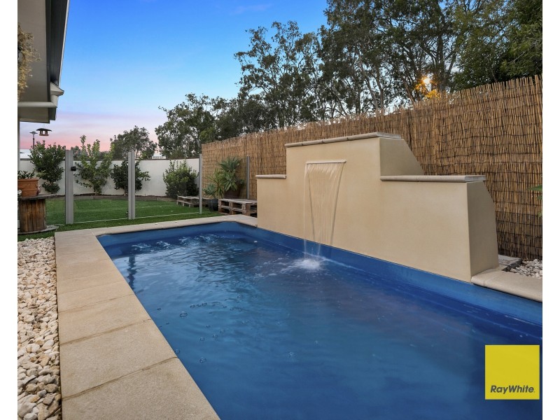 2 Higgs Circuit, Wynnum West QLD 4178