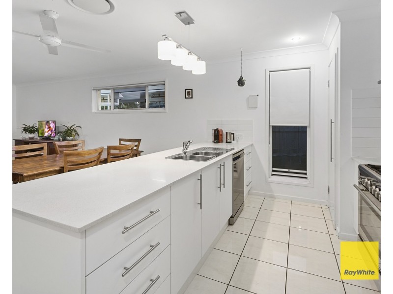 2 Higgs Circuit, Wynnum West QLD 4178