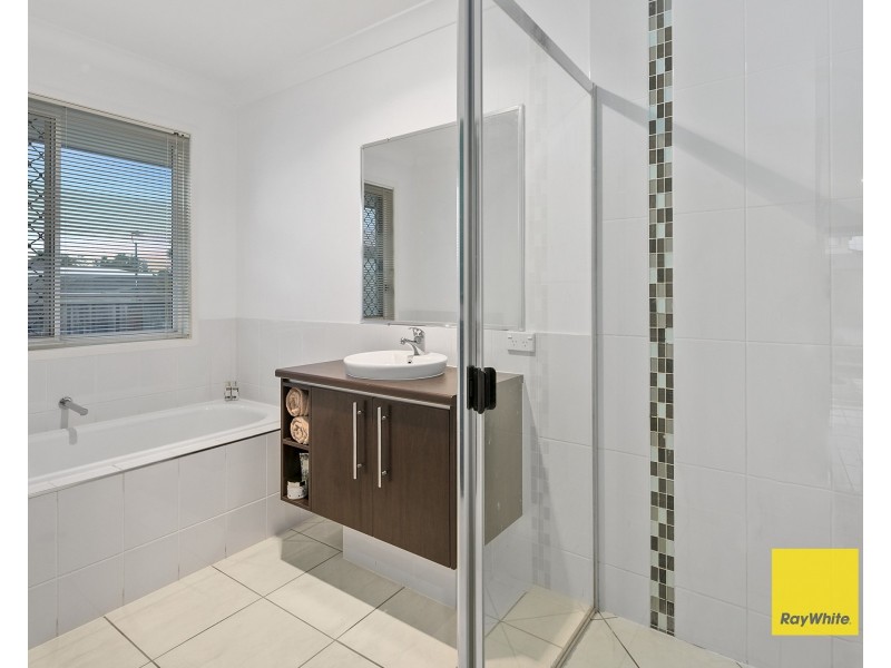 2 Higgs Circuit, Wynnum West QLD 4178