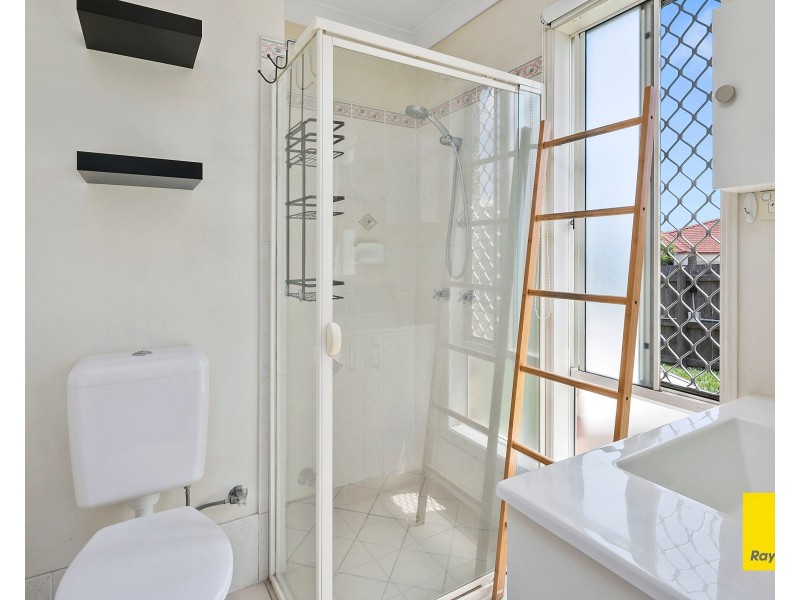 2 Michael Street, Wynnum West QLD 4178