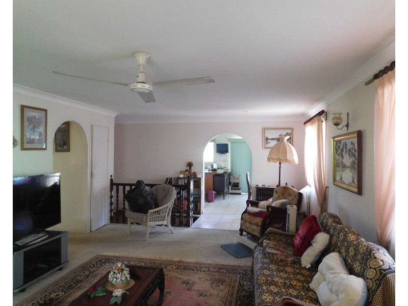 32 Roseberry Parade, Wynnum West QLD 4178