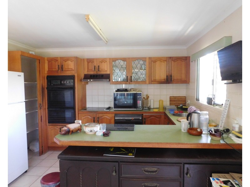 32 Roseberry Parade, Wynnum West QLD 4178