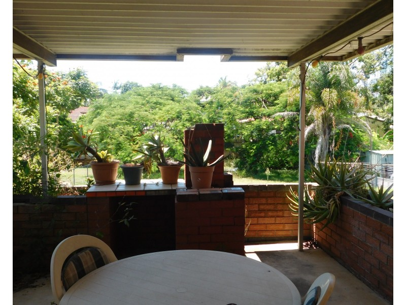 32 Roseberry Parade, Wynnum West QLD 4178