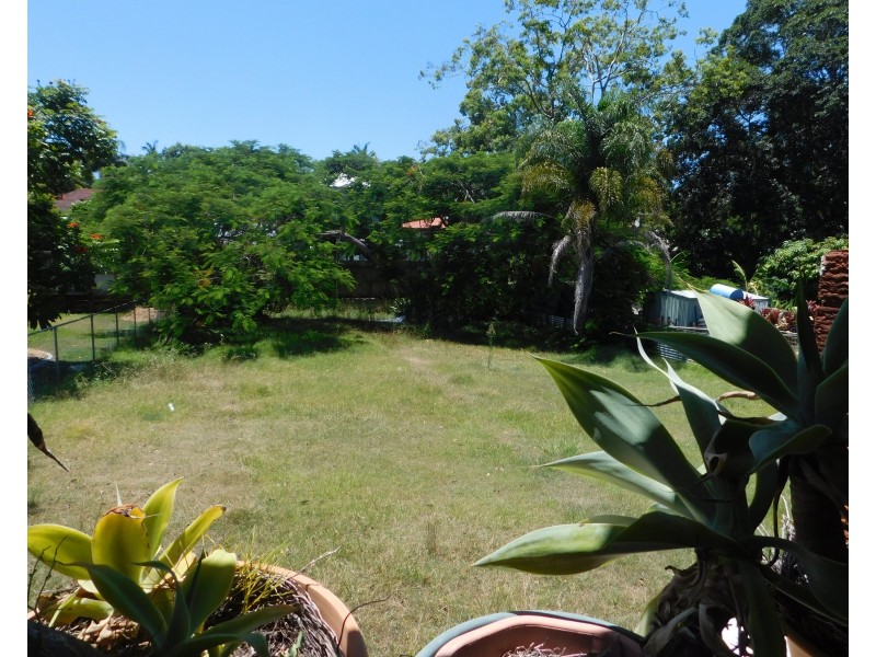 32 Roseberry Parade, Wynnum West QLD 4178