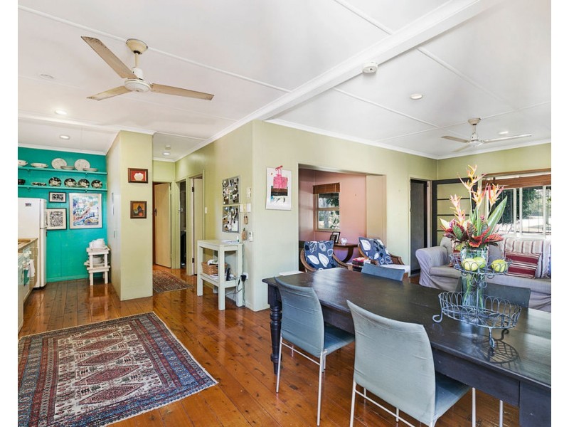 16 Duncan Street, Wynnum West QLD 4178