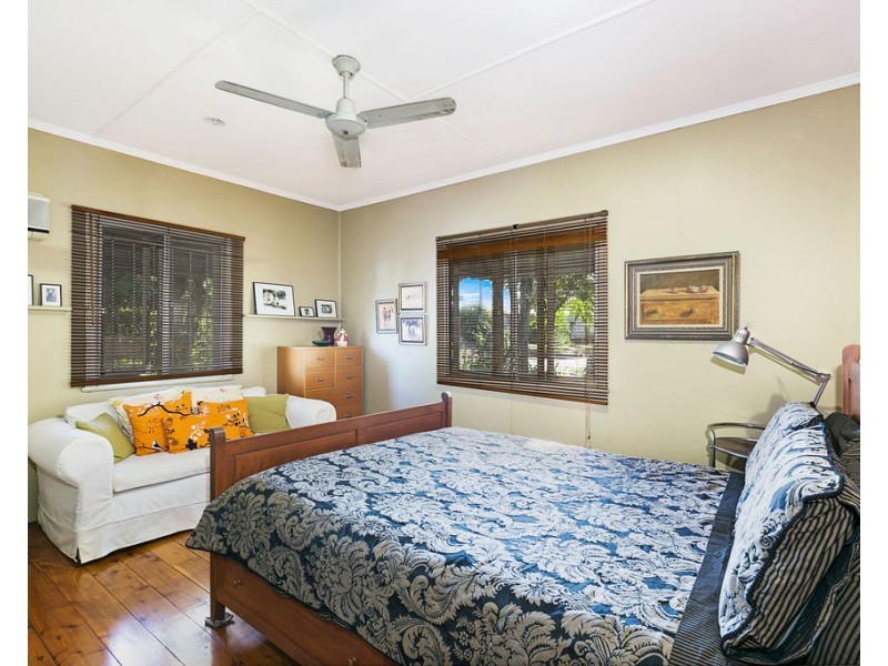 16 Duncan Street, Wynnum West QLD 4178