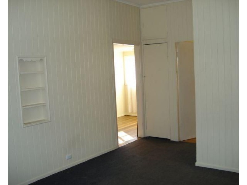 21 Kianawah Road, Wynnum West QLD 4178