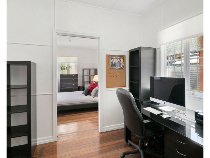 18 Ferndale Street, Lota QLD 4179