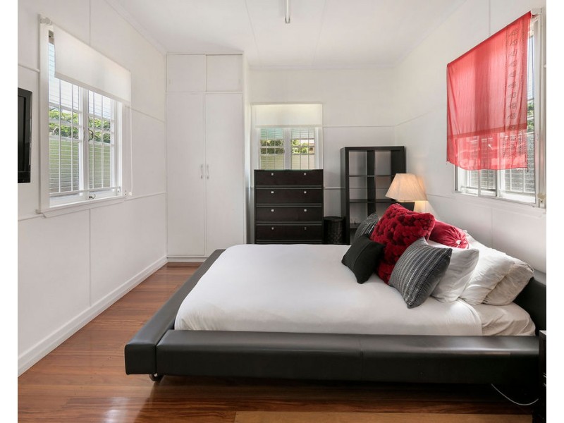 18 Ferndale Street, Lota QLD 4179