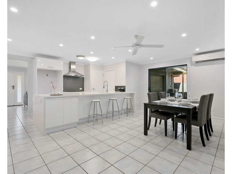 29 Macadamia Street, Wynnum West QLD 4178