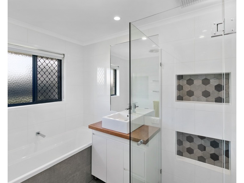 29 Macadamia Street, Wynnum West QLD 4178