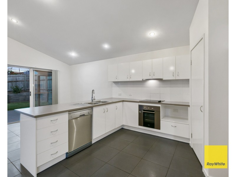 10 Patterson Street, Wynnum QLD 4178