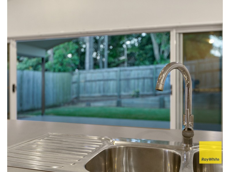 10 Patterson Street, Wynnum QLD 4178