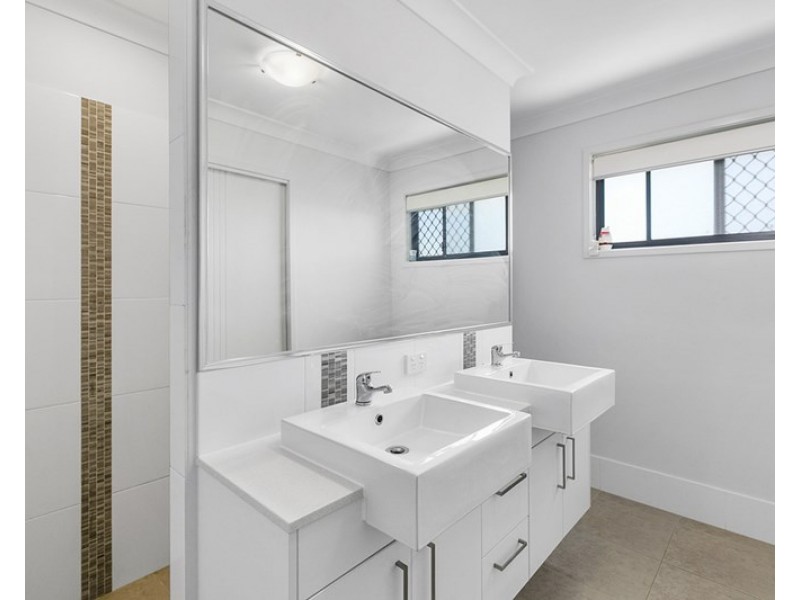 72 Kitchener Street, Wynnum QLD 4178