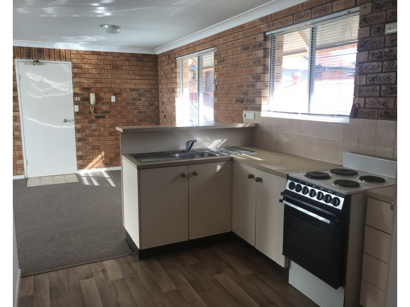 2/37 Berrima Street, Wynnum QLD 4178