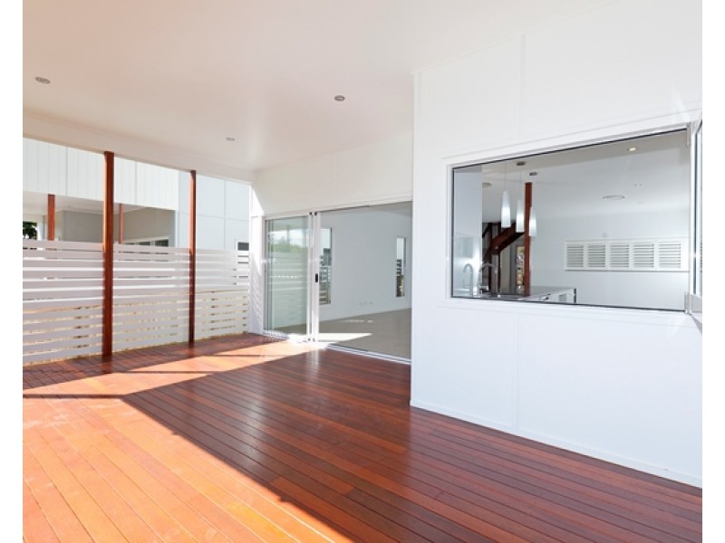 35 Seabreeze Road, Manly West QLD 4179