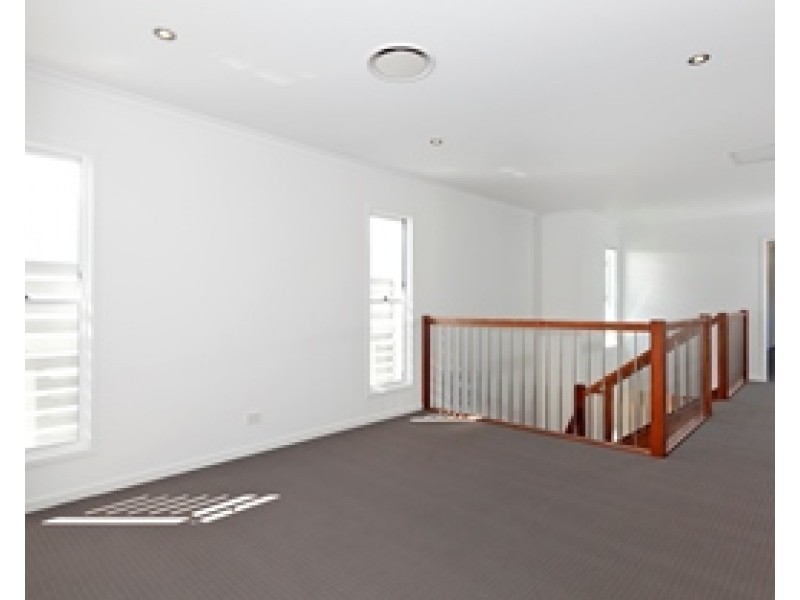 35 Seabreeze Road, Manly West QLD 4179