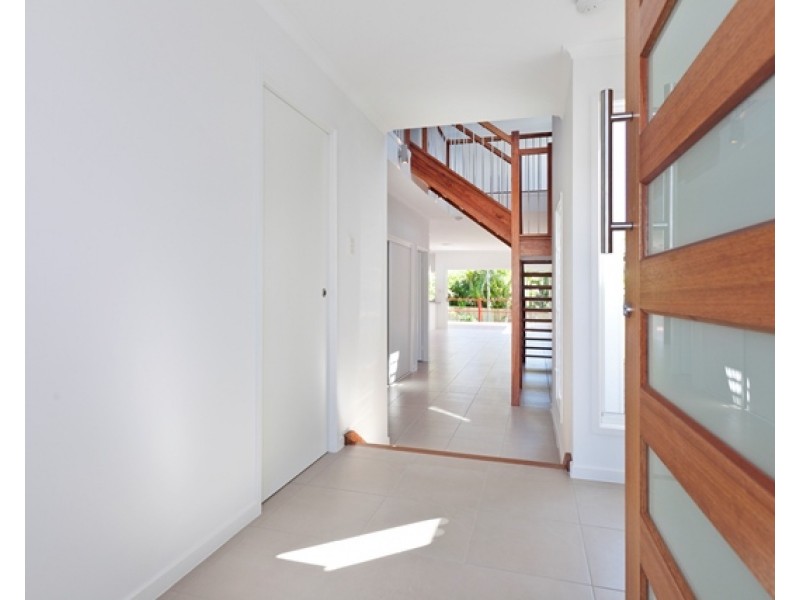 35 Seabreeze Road, Manly West QLD 4179