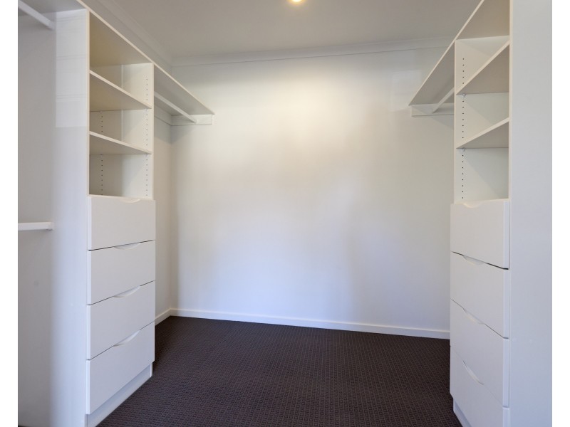 35 Seabreeze Road, Manly West QLD 4179