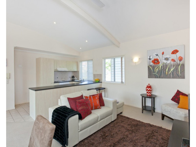 8/24-26 Yamboyna Street, Manly QLD 4179