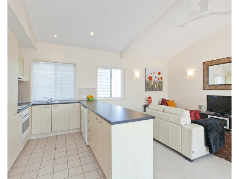 8/24-26 Yamboyna Street, Manly QLD 4179