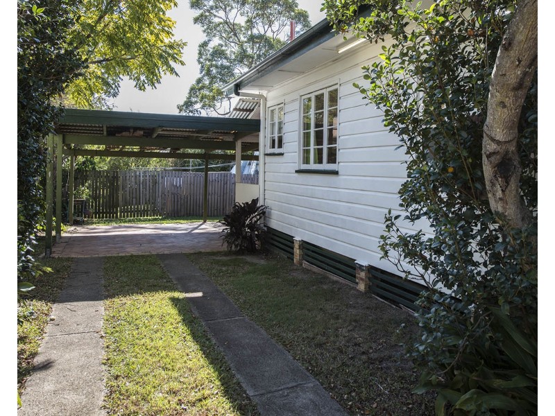 90 Solar Street, Coorparoo QLD 4151