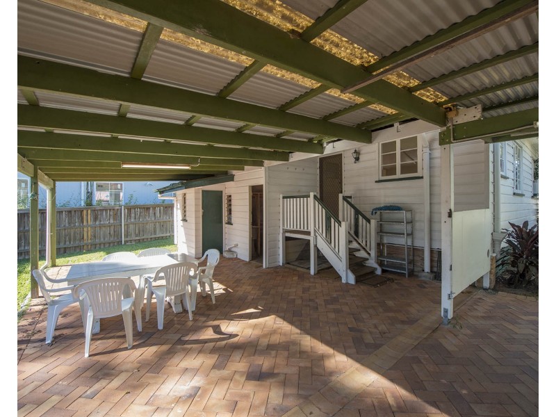 90 Solar Street, Coorparoo QLD 4151