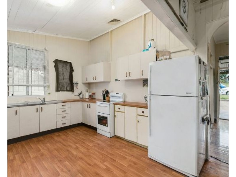 63 Barrinia Street, Manly QLD 4179