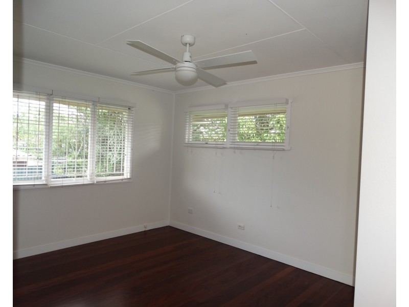 15 Pavlu Street, Wynnum West QLD 4178