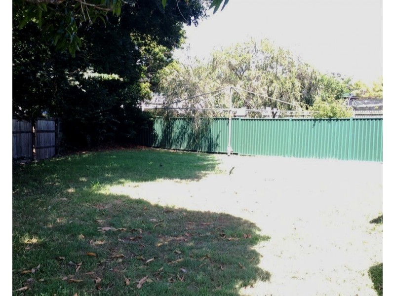 15 Pavlu Street, Wynnum West QLD 4178