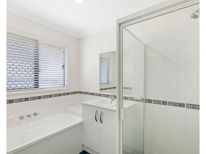 43 Brookside Place, Lota QLD 4179