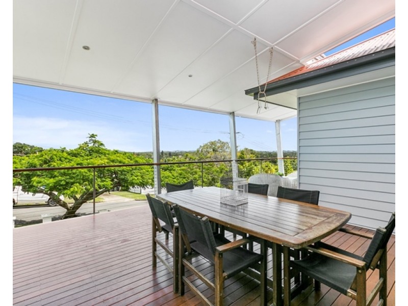 27 Roseneath Parade, Wynnum West QLD 4178