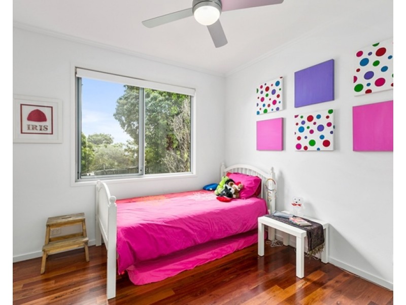 27 Roseneath Parade, Wynnum West QLD 4178