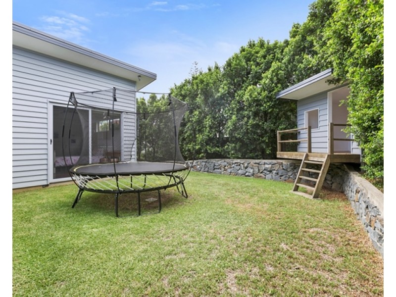 27 Roseneath Parade, Wynnum West QLD 4178