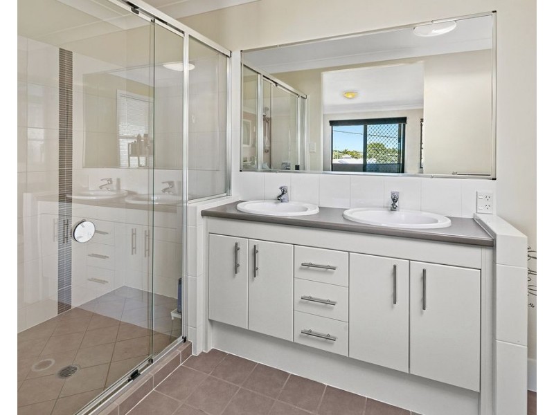 103 Kamarin Street, Manly West QLD 4179