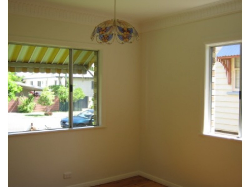 30 Walnut Street, Wynnum QLD 4178