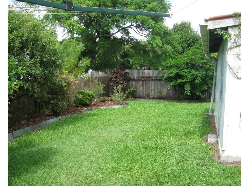 30 Walnut Street, Wynnum QLD 4178