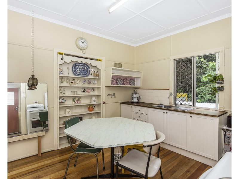 71 Stradbroke Avenue, Wynnum QLD 4178