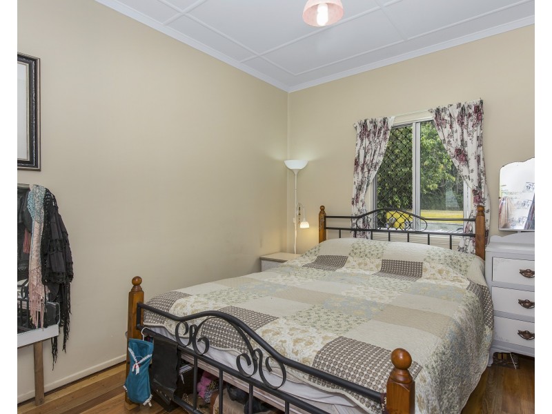 71 Stradbroke Avenue, Wynnum QLD 4178