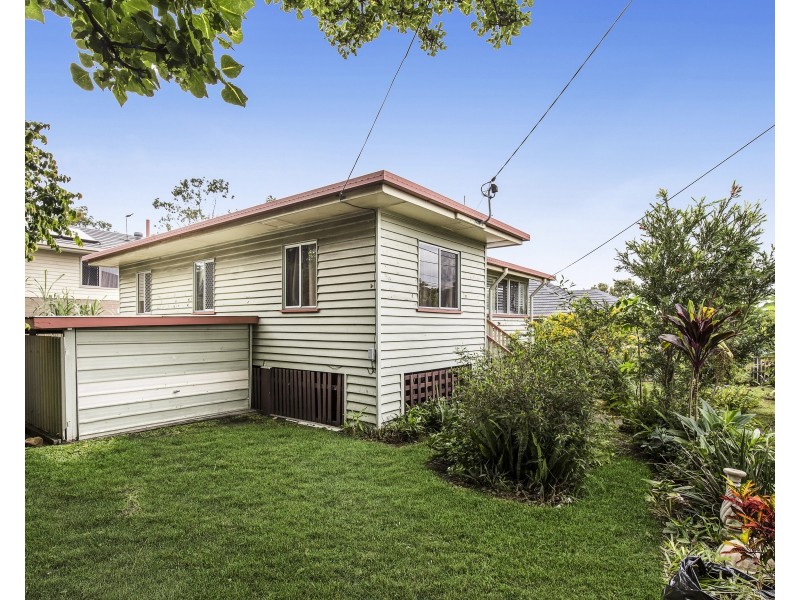 71 Stradbroke Avenue, Wynnum QLD 4178